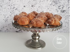 soesjes-met-gezouten-karamel-recept-van-koek-tot-cake