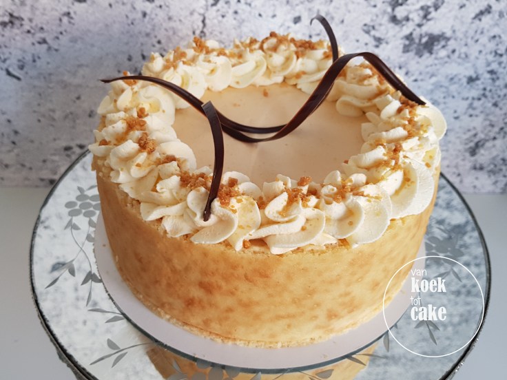 Abrikozen mousse taart met amandel biscuit - van koek tot cake middelburg