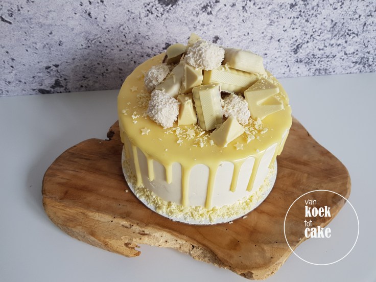 Witte chocolade repen taart drip cake met witte chocolade vulling - van koek tot cake Middelburg