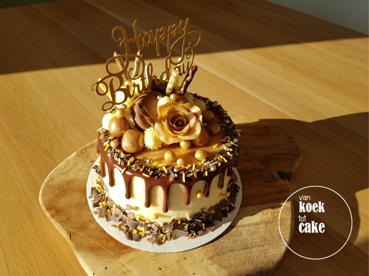 taart-goud-marsepein-dripcake-bestellen-middelburg-vlissingen-van-koek-tot-cake(0)