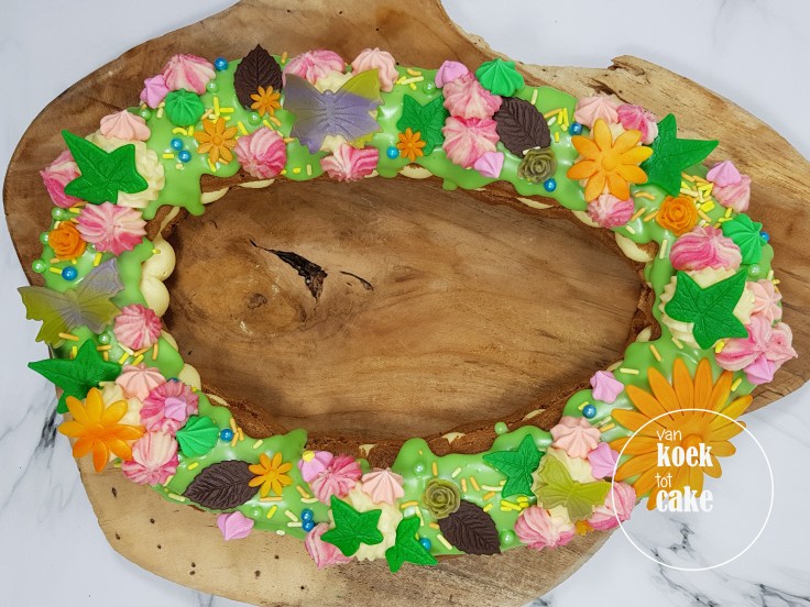 Lente bloemen en vlinder eclair gebak taart - van koek tot cake - bestellen Middelburg Vlissingen Oost-Souburg