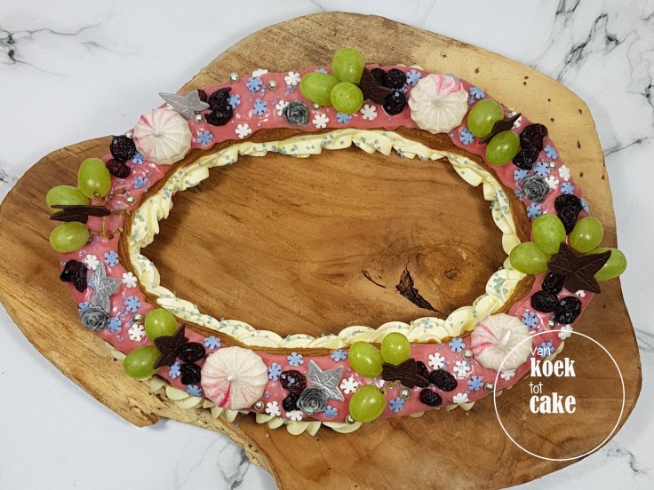 Eclair winter lente met druiven cranberries en schuimpjes - bestellen - van koek tot cake middelburg vlissingen oost-souburg