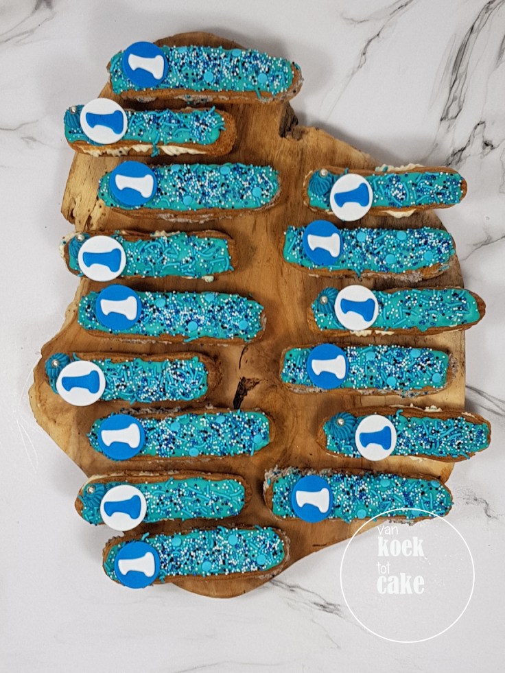 Mini eclair taart 1 jaar - traktatie verjaardag gebak - Bestellen Middelburg Vlissingen Oost-Souburg