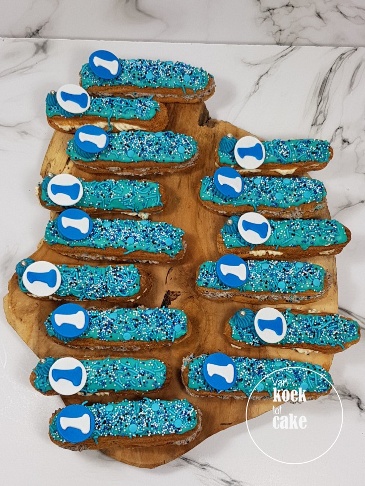 mini-eclair_taart-1-jaar_verjaardag-van-koek-tot-cake_2_middelburg-vlissingen-oost-souburg