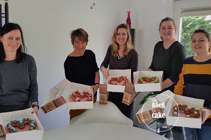 Workshop eclair taart decoreren aan huis - Middelburg Vlissingen Oost-Souburg - van koek tot cake