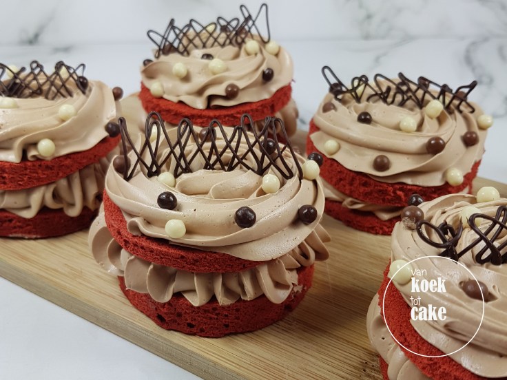 red-velvet-traktatie-mini-taartje-taart-bestellen-middelburg-vlissingen-zeeland