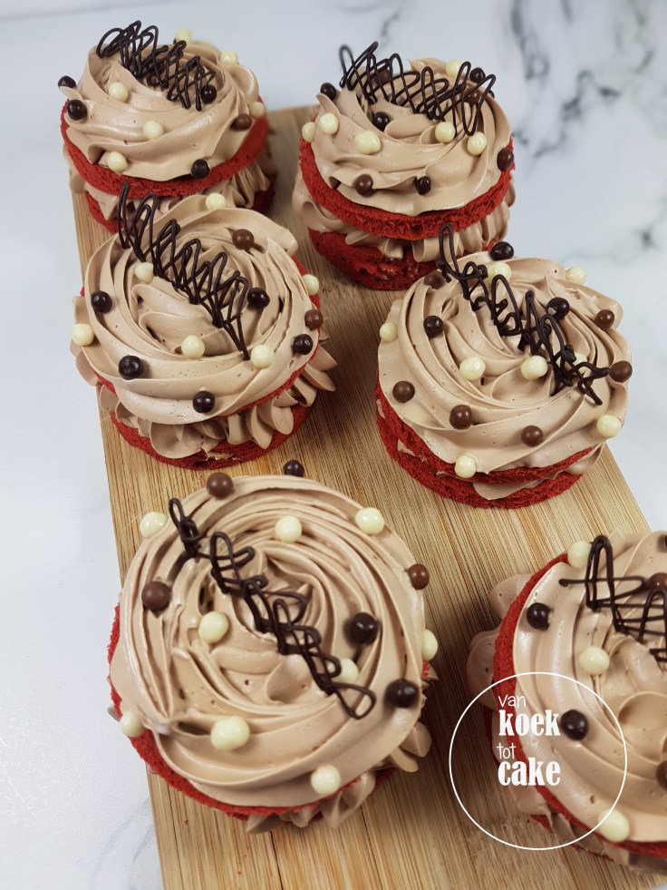 red-velvet-traktatie-mini-taartje-taart-bestellen-middelburg-vlissingen-zeeland(4)