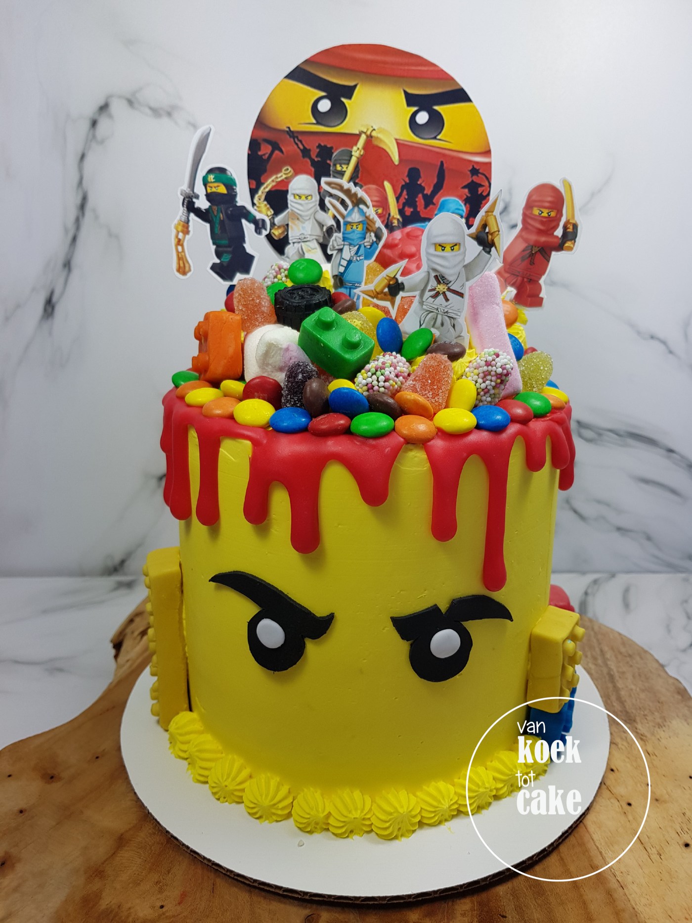 Ninjago Lego drip cake - verjaardagstaart bestellen Vlissingen Middelburg Oost-Souburg