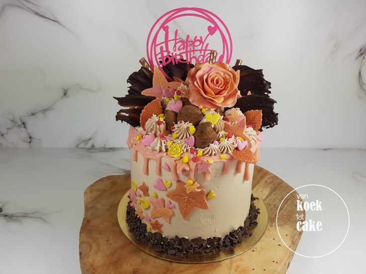 Verjaardagstaart rosé gold geel en roze - bestellen Vlissingen Middelburg Oost-Souburg