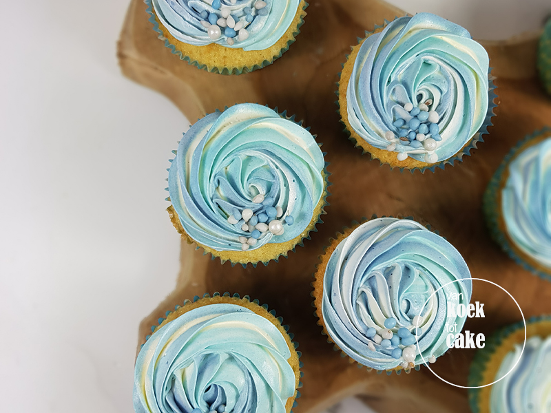 Cupcakes blauw met muisjes babyshower jongen | Bestellen Middelburg Vlissingen Oost-Souburg | van koek tot cake