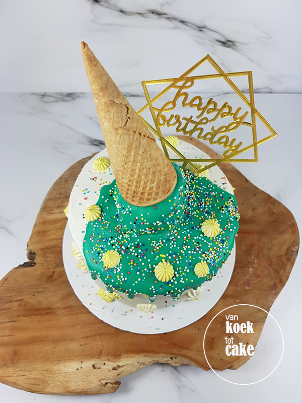 Drip cake verjaardagstaart met omgekeerd ijsje - bestellen Vlissingen Middelburg Oost-Souburg - van koek tot cake