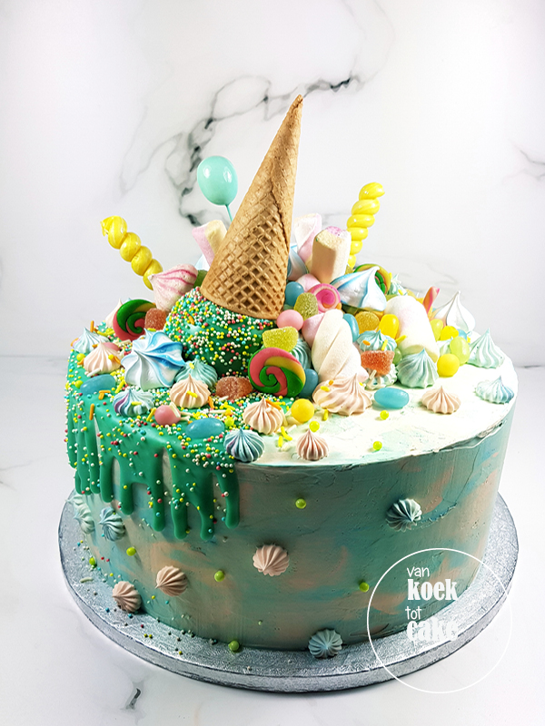 Drip cake verjaardagstaart met omgekeerd ijsje - bestellen Vlissingen Middelburg Oost-Souburg - van koek tot cake