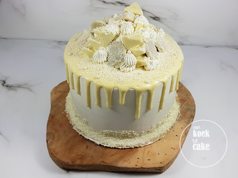 Witte chocolade drip cake taart met repen | Bestellen Vlissingen Middelburg Oost-Souburg | van koek tot cake