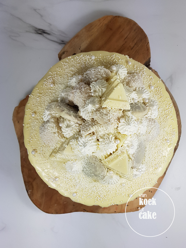 Witte chocolade drip cake taart met repen | Bestellen Vlissingen Middelburg Oost-Souburg | van koek tot cake