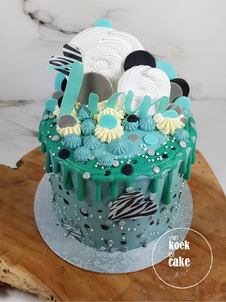 Babyshower drip cake geboorte taart jongen | bestellen Vlissingen Middelburg Oost-Souburg | Taart nagemaakt van geboortekaartje